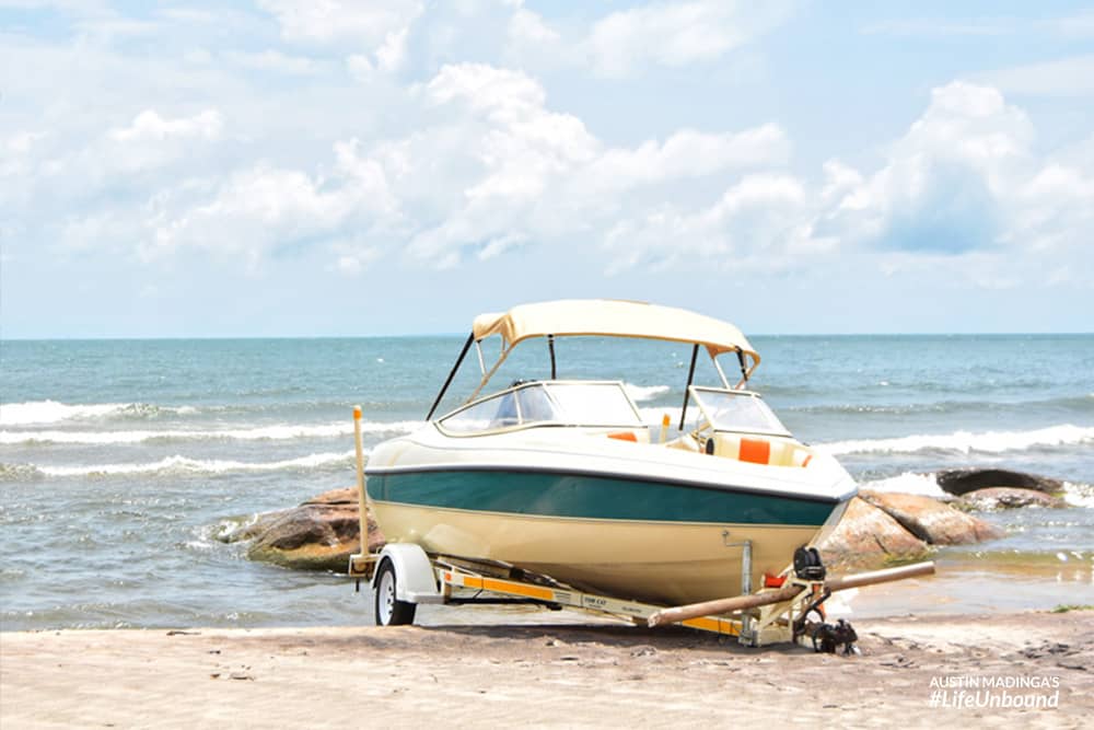 boat-lake-malawi-joma-adventure.jpg